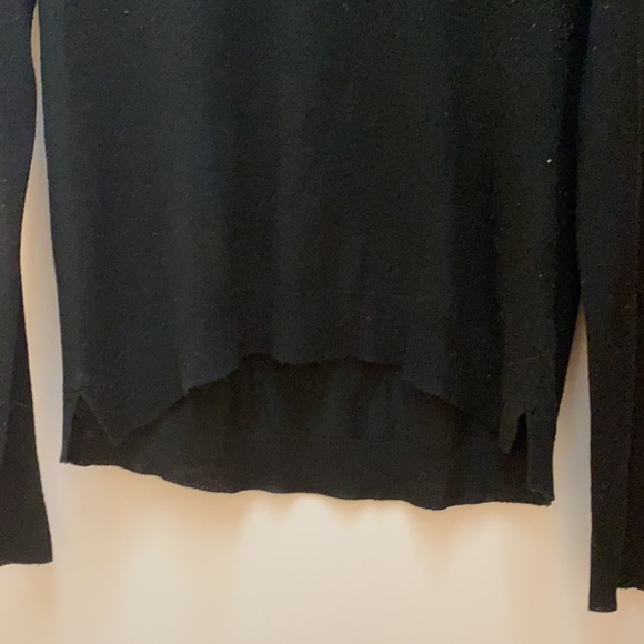 John and Jen light weight sweater - Picture 3 of 6